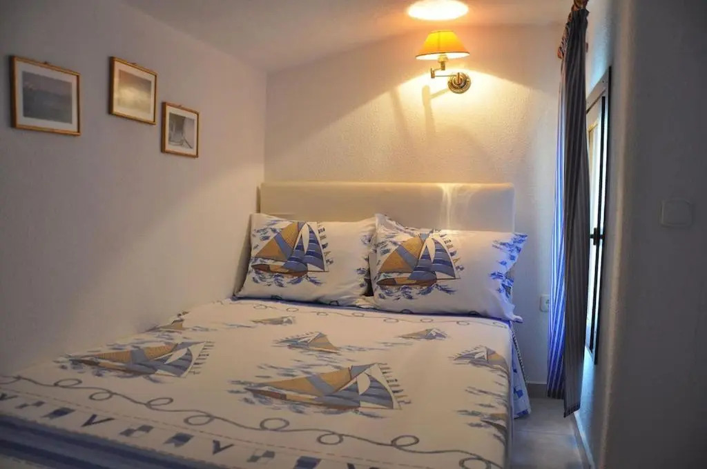 Yades elegant villa 2 minutes away from the beach