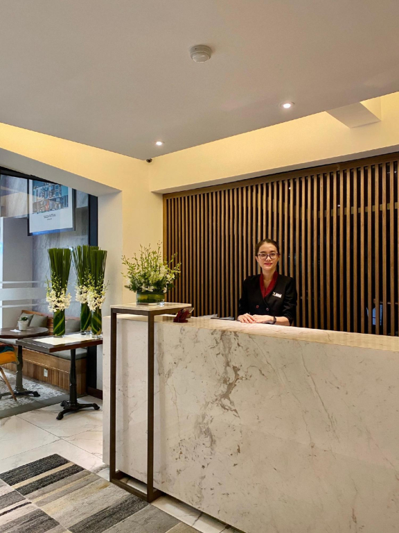 City Hotel 2