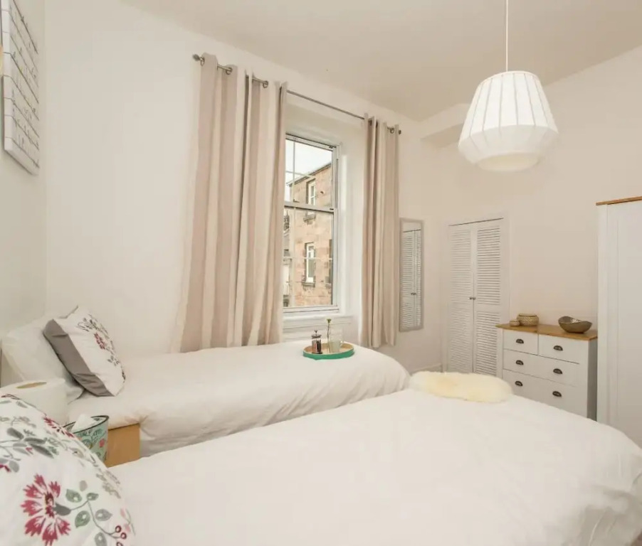 One Bedroom Apartment by Klass Living Serviced Accommodation Hamilton - West Apartment With WiFi and Parking