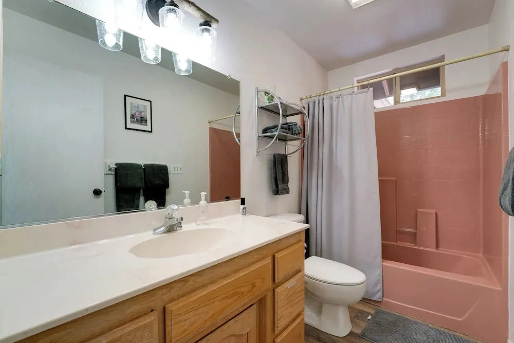 Wooded 2-unit Combo, 1 Mi to Lake Almanor