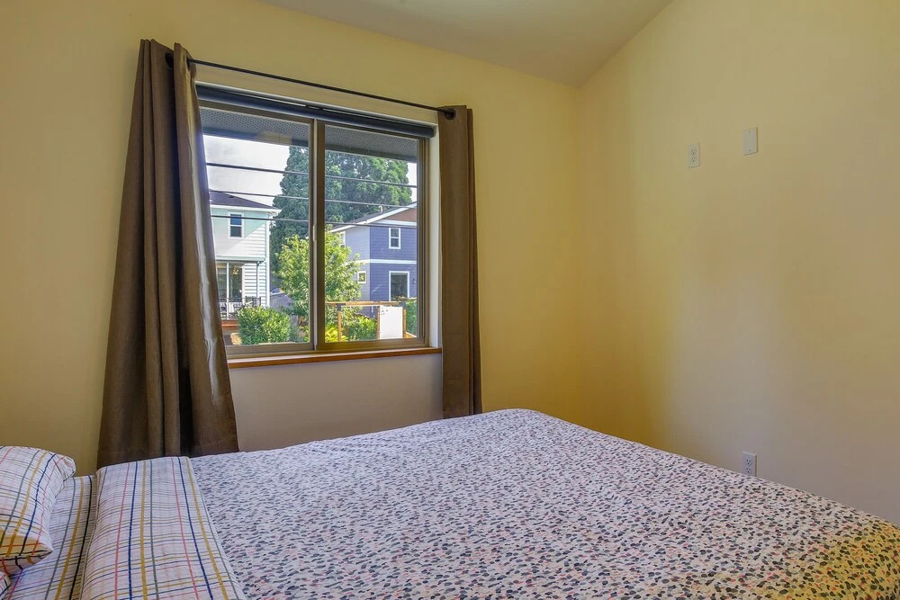 Modern White Salmon Apartment, Steps From Town