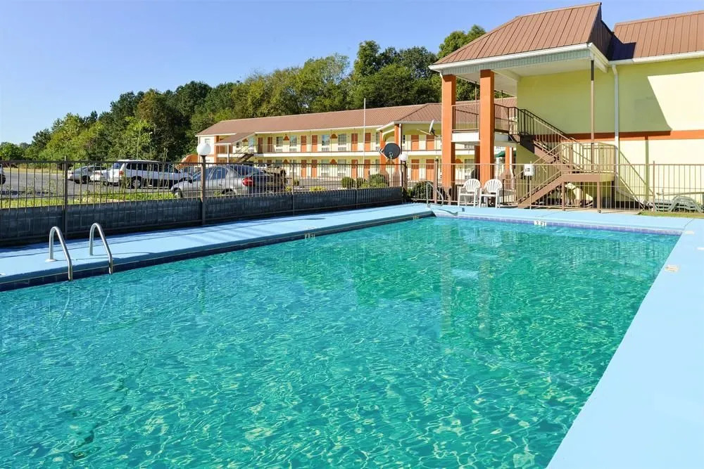 Americas Best Value Inn & Suites