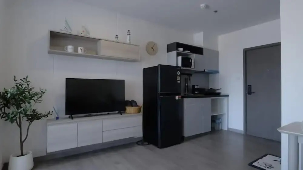 Brand New  1 Bedroom Seaview Condo - BWC