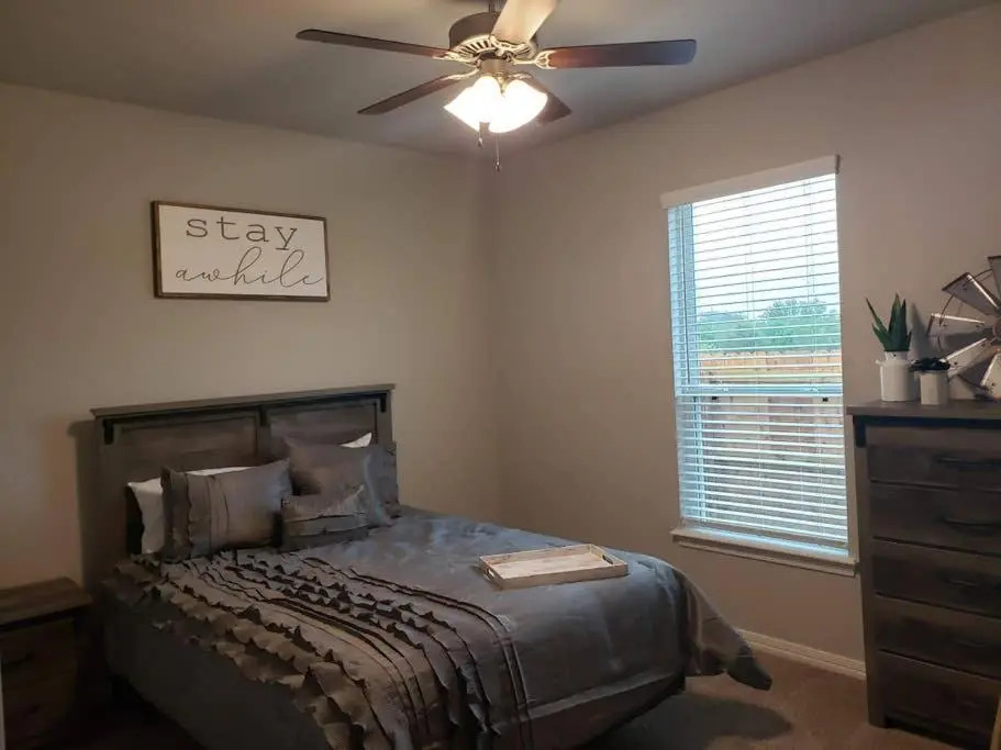 NEW 4/4 Farmhouse style house in College Station!