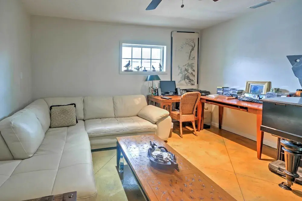 Sarasota House w/ Backyard Oasis: 6 Mi to Beach!