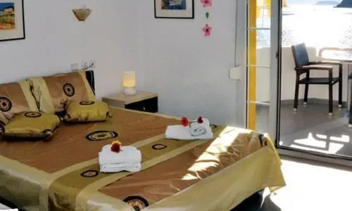 Meliton Studios & Appartements