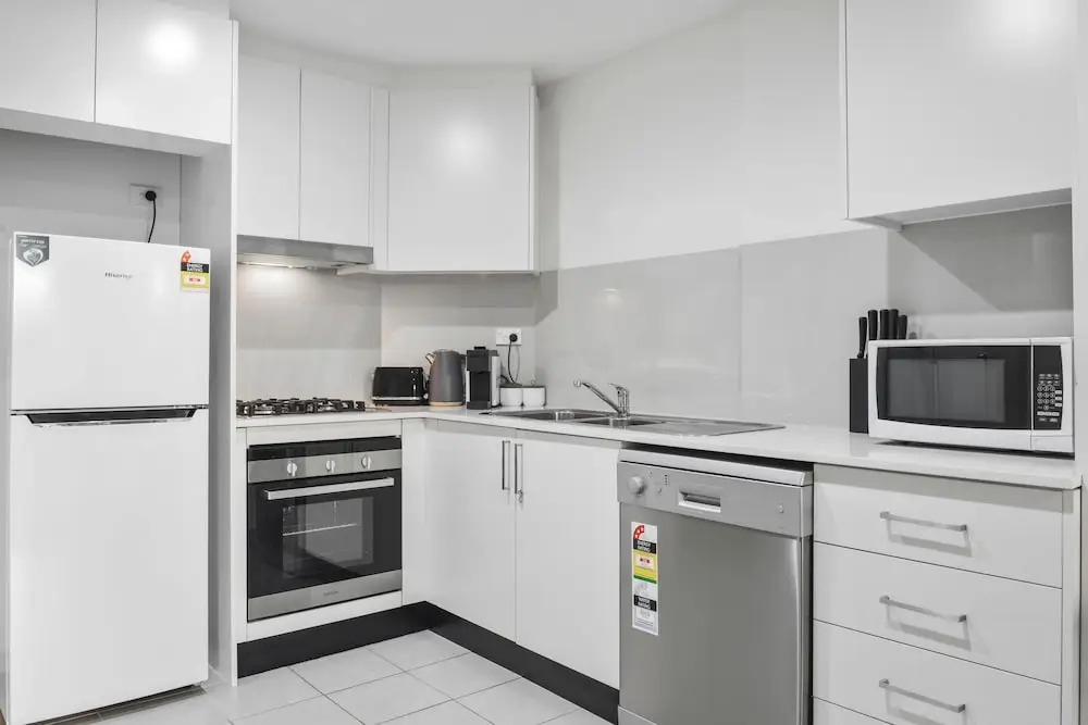 Modern Luxury Apartment Walking Distance to Train Station