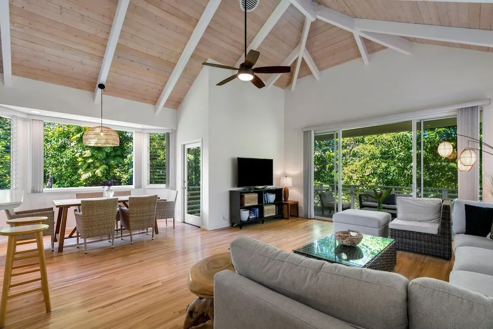 Hale Keoniana 5 Bedroom Home