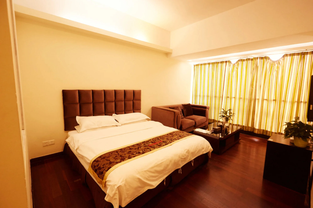 Sunny Private Apt Of Grand Continental