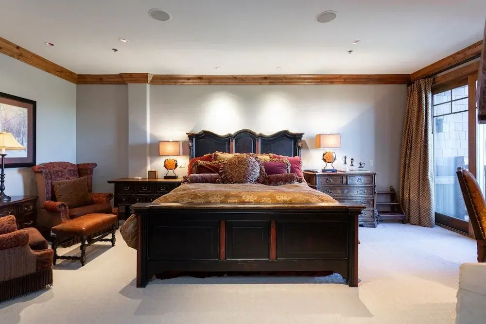 Grand Lodge - Three Bedroom #301 - Ski-in/ski-out 3 Condo
