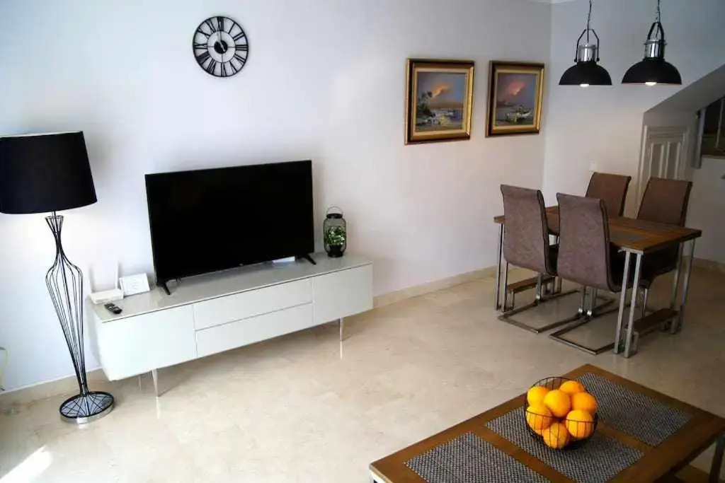ALOHA - Espectacular Apartamento con 3 piscinas, 3 terrazas y parking