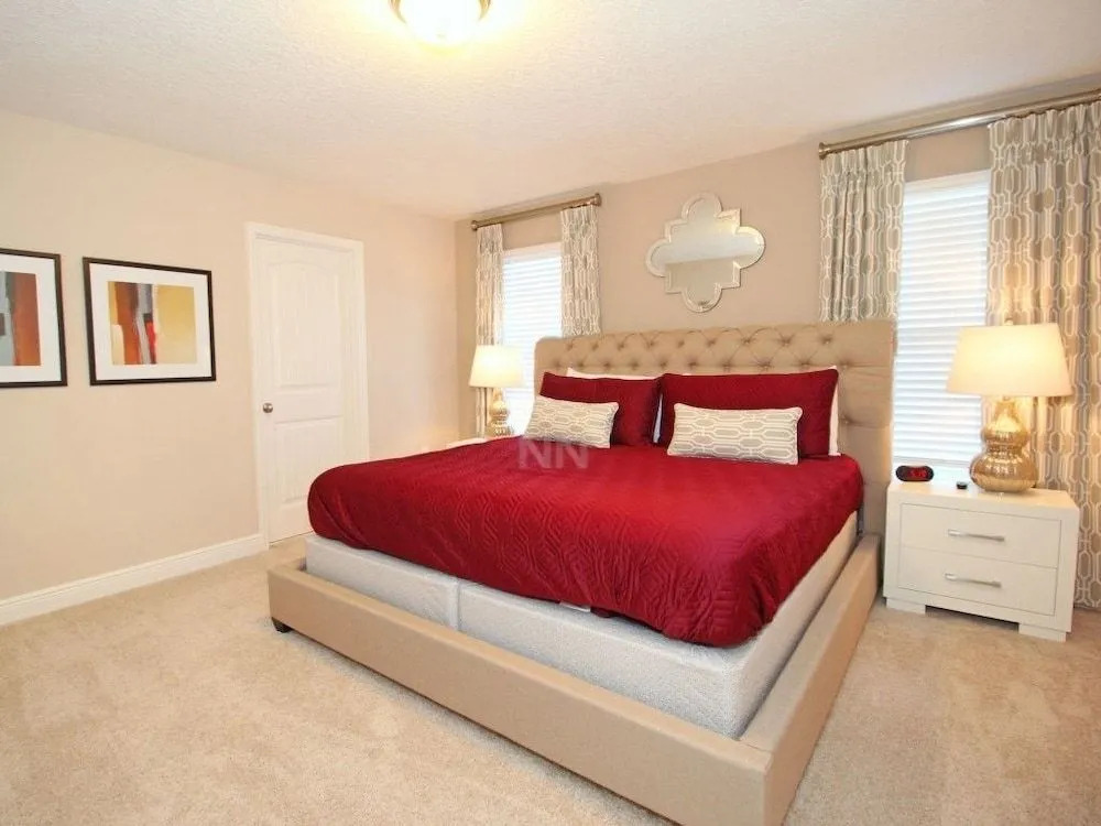 5 Bedrooms Vacation Homes by RedAwning