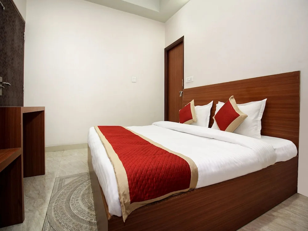 OYO Flagship 15683 The Heritage Hotel