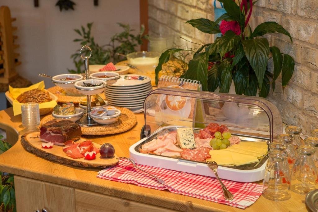 Hölzl Bed & Breakfast