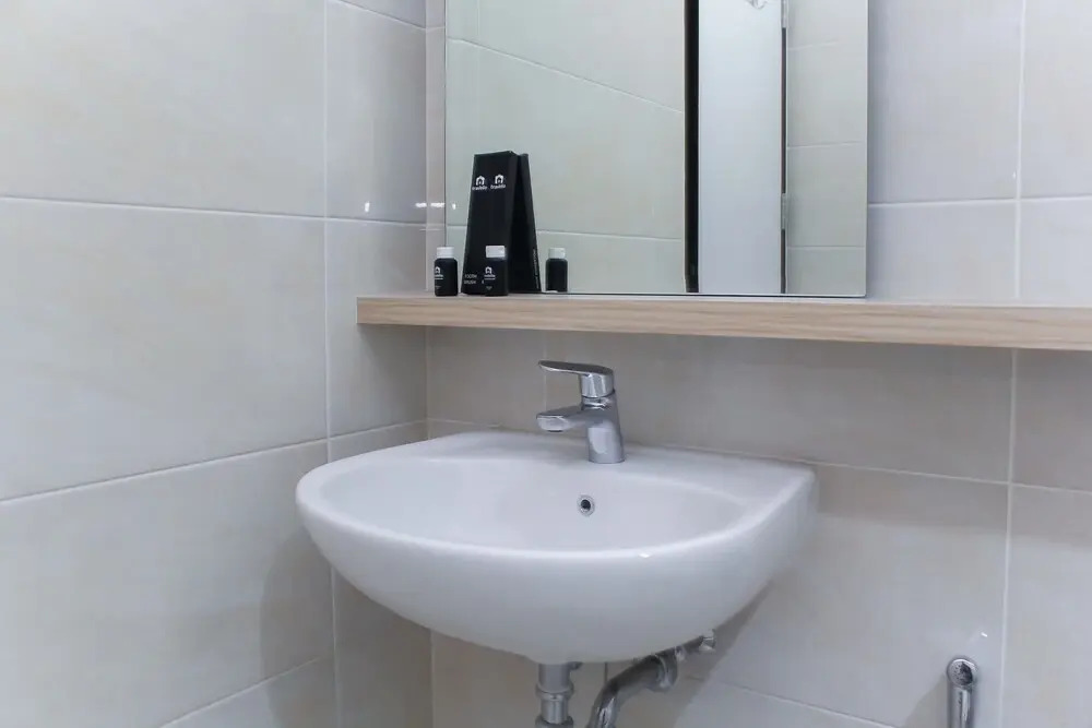 Modern And Spacious Studio Apartment At Mustika Golf Residence