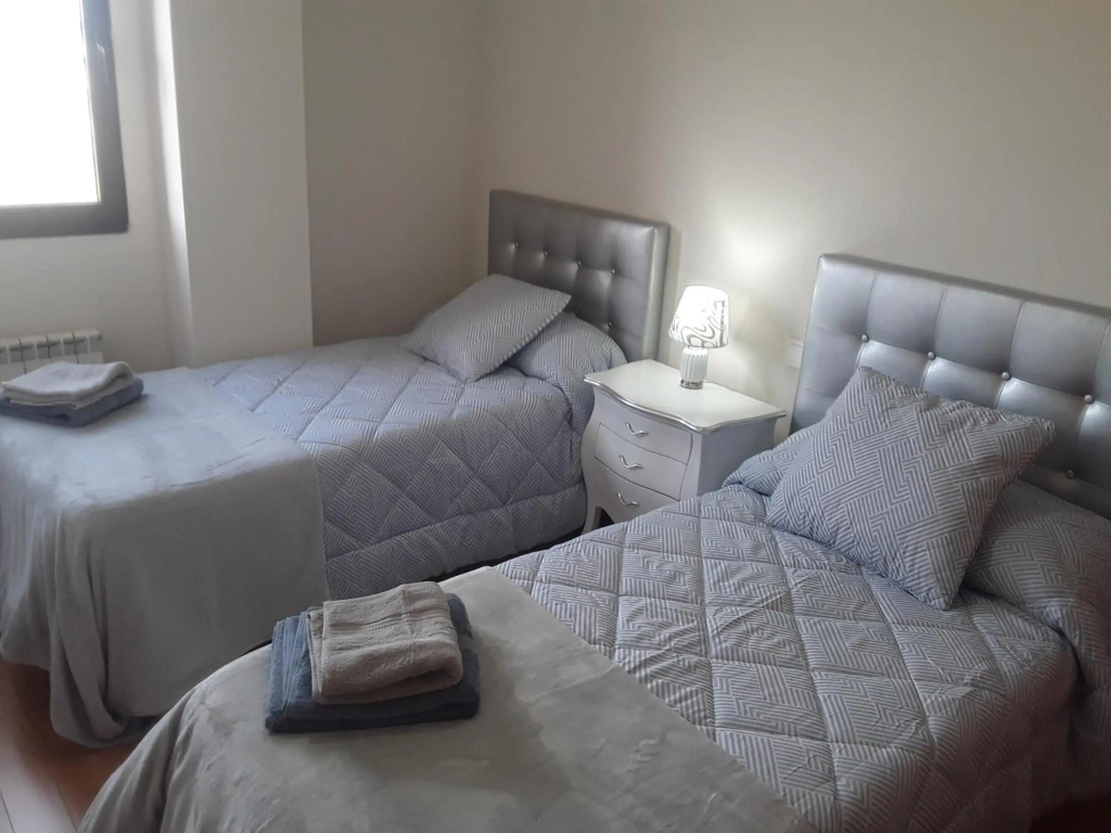 Apartamento de 6 personas con WIFI Y GARAJE INCLUIDO