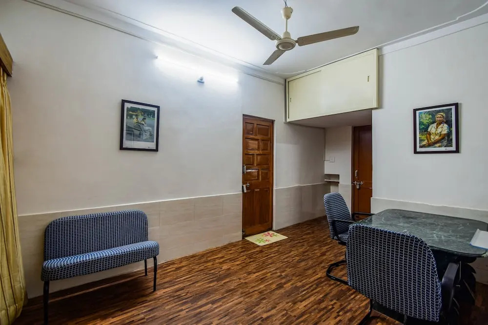 OYO Home 11874 Cozy 3BHK Goverdhan Villas