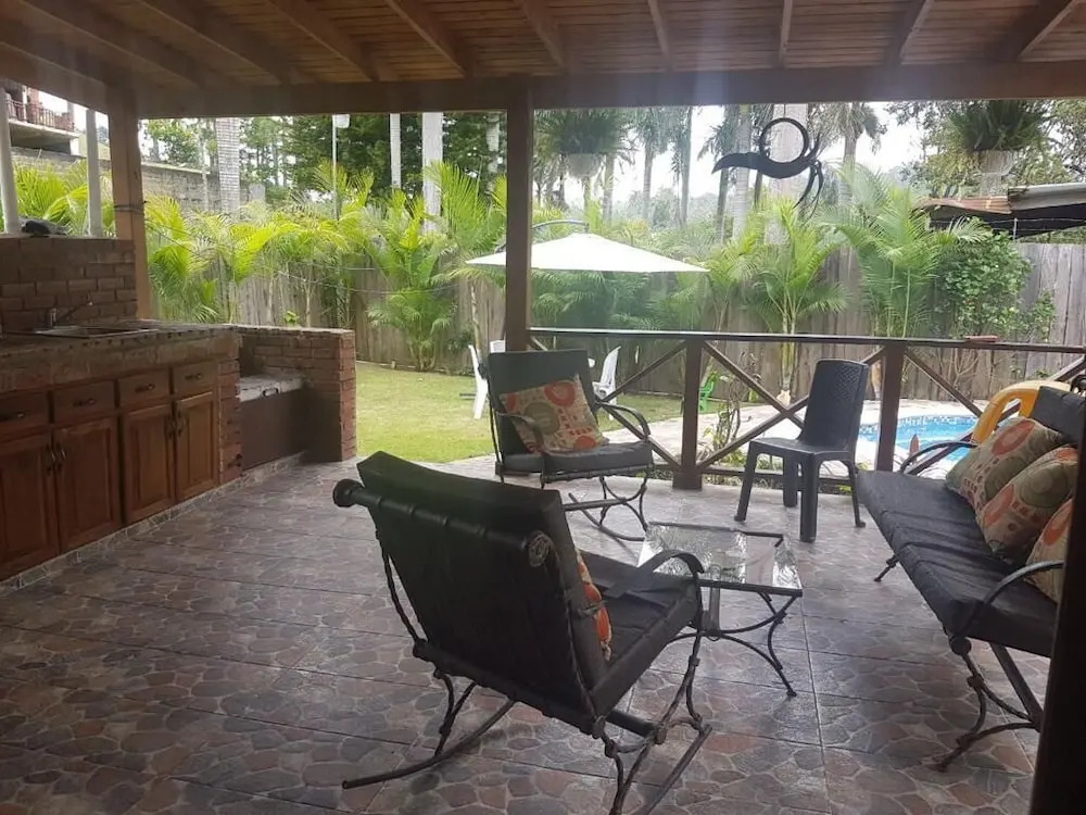 Villa Lujosa