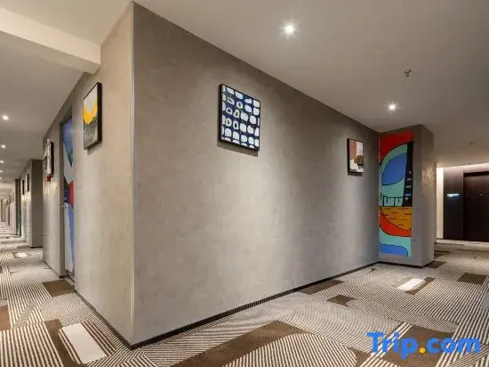 OZE Hotel (Hefei Binhu Yintai Branch)