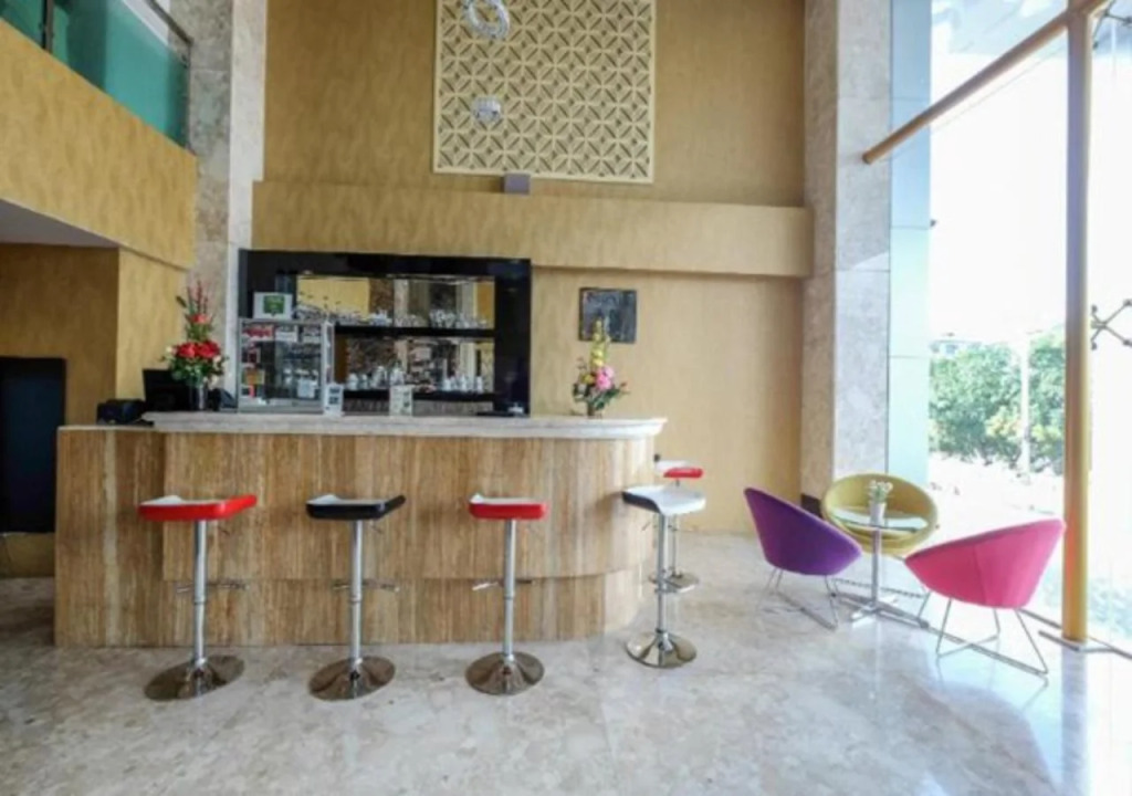 Travellers Hotel Phinisi