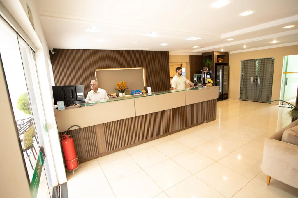 Ellus Hotel