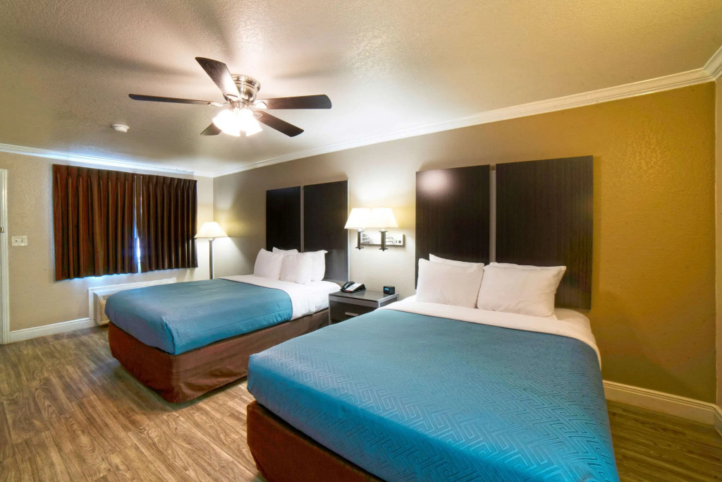 Econo Lodge Inn & Suites Corpus Christi