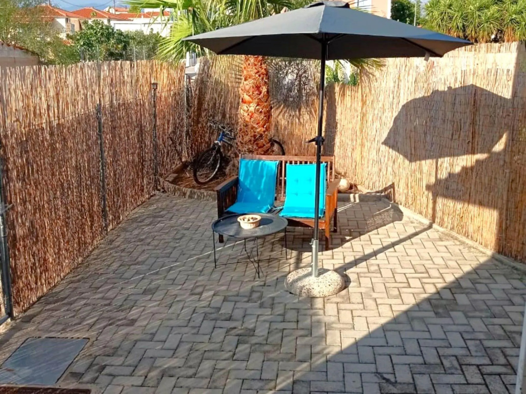 Traditional apartment in Galaxidi with terrace