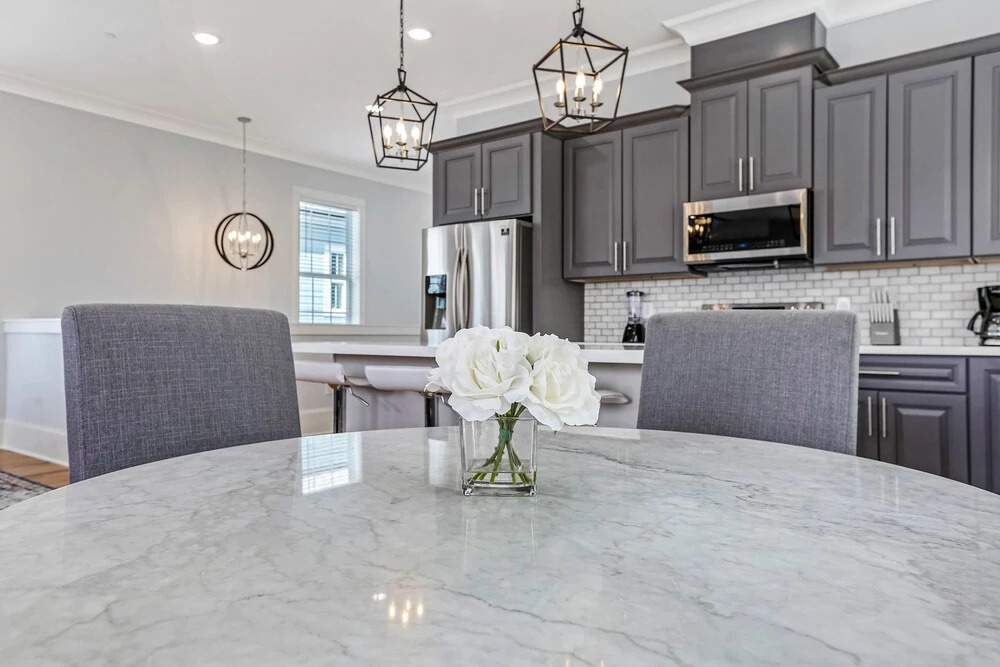 Spacious 5BR Urban Retreat with Balcony & Pool