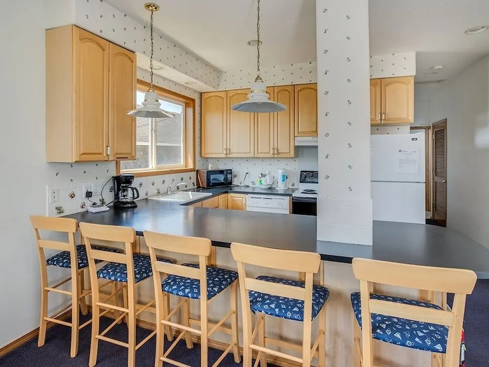 Oceanview Manor 6 Bedroom Home