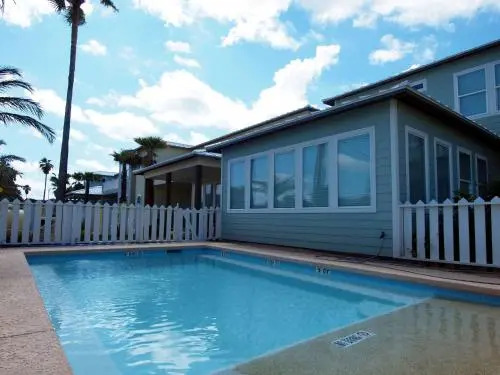 Club House 4