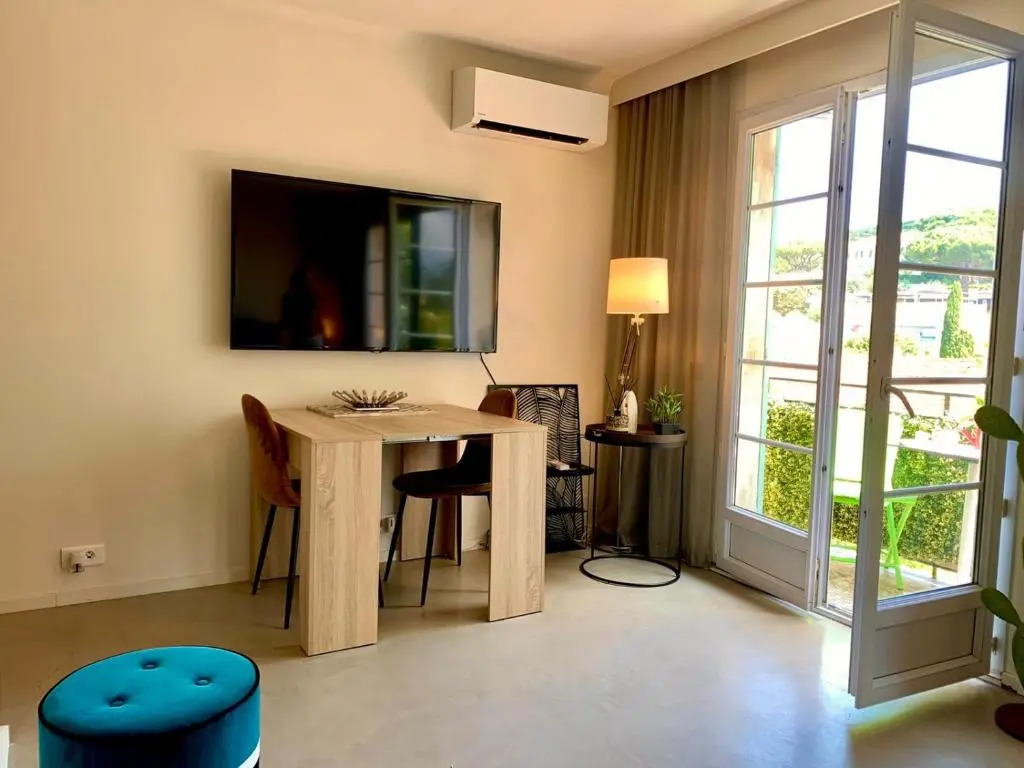 St Tropez T2 central