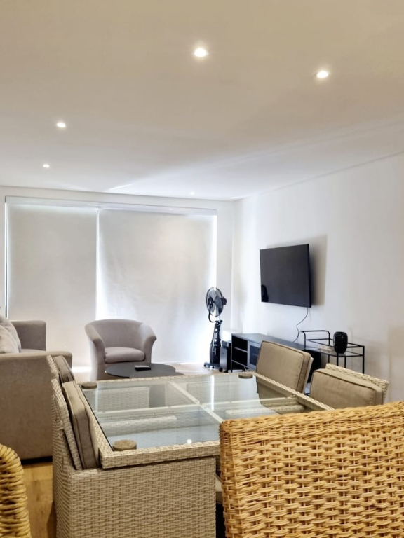 CENTURY CLUB - Luxury Apartment Hotels