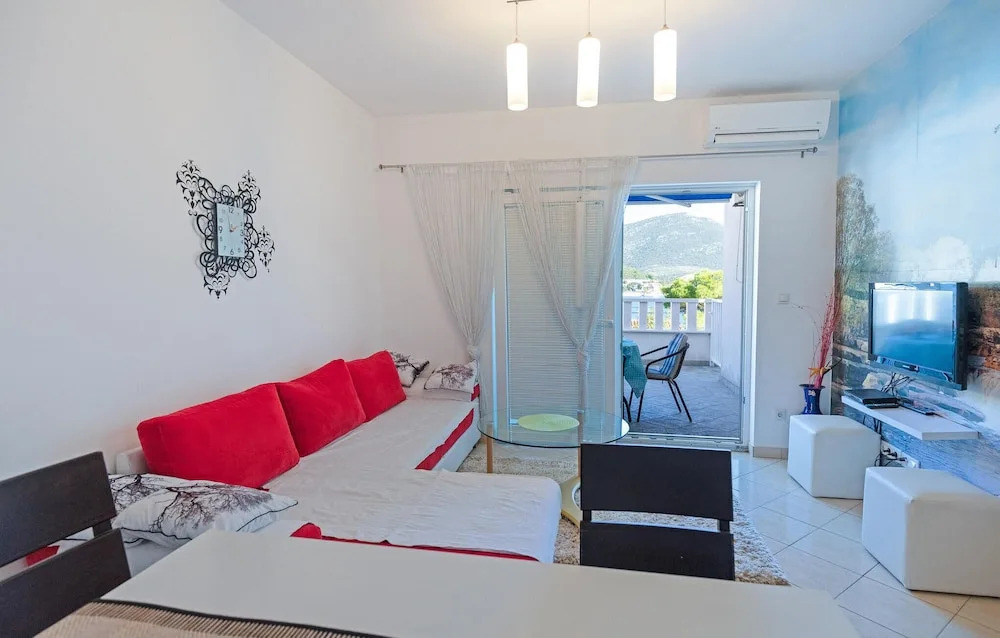 Beautiful Home in Klek With Wifi and 2 Bedrooms