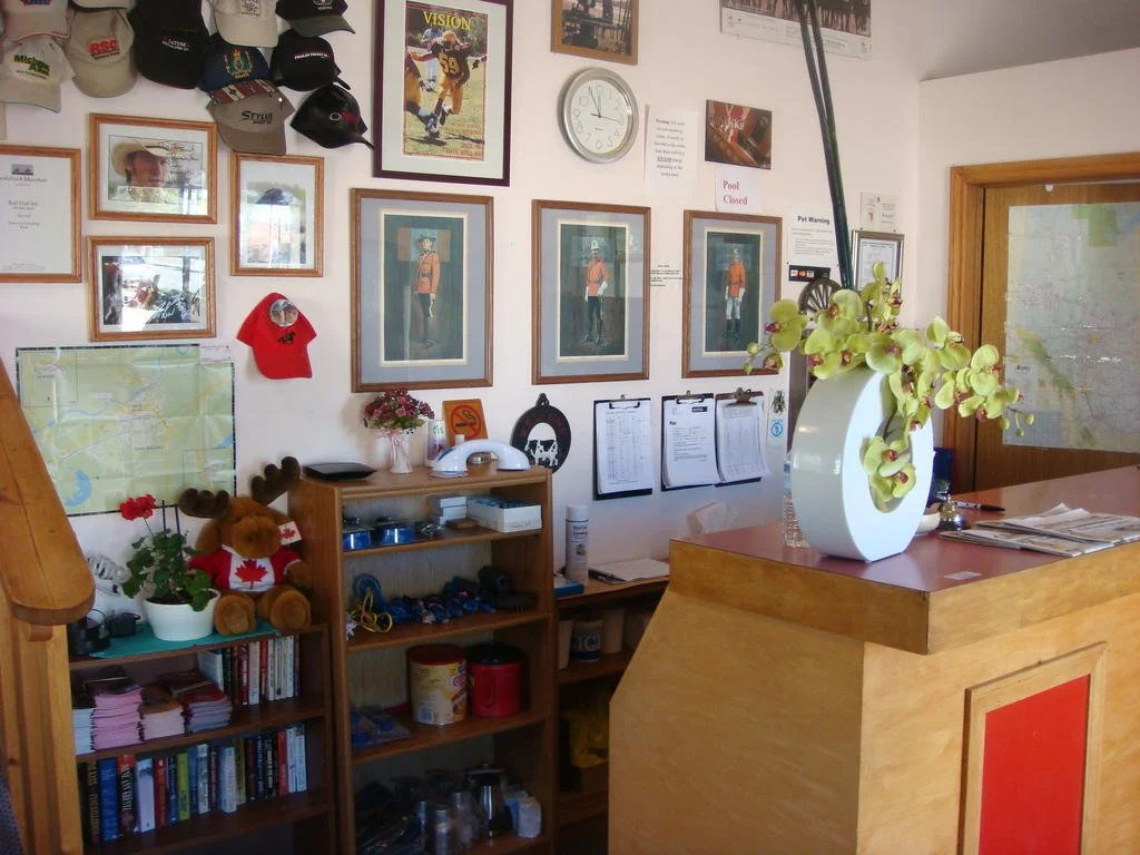 Red Coat Inn Motel