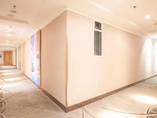 Carston Hotel (Chengzhong Wanda)