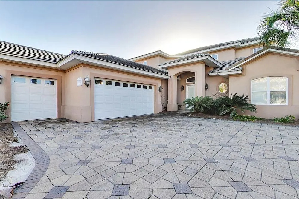 Destiny Tranquility 5 Bedroom Holiday Home by Five Star Properties