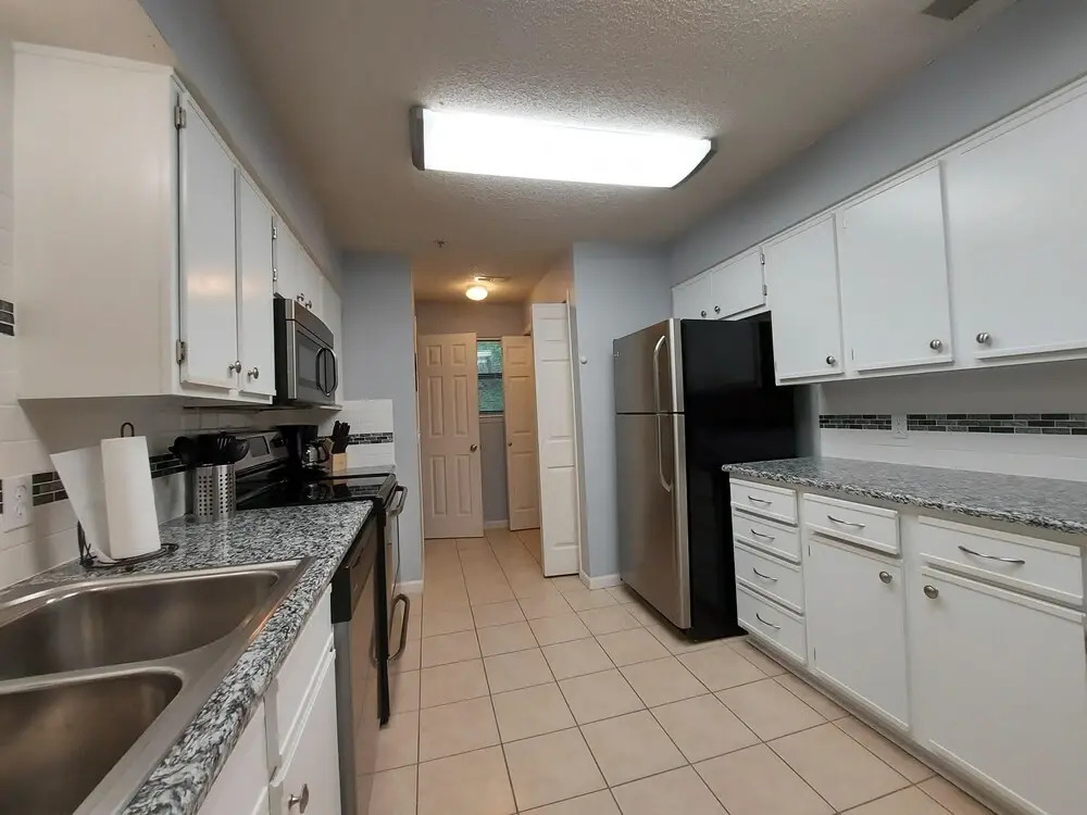 Ozark Breeze - Large Living Areas - Close to all of Branson - Relax on Balcony