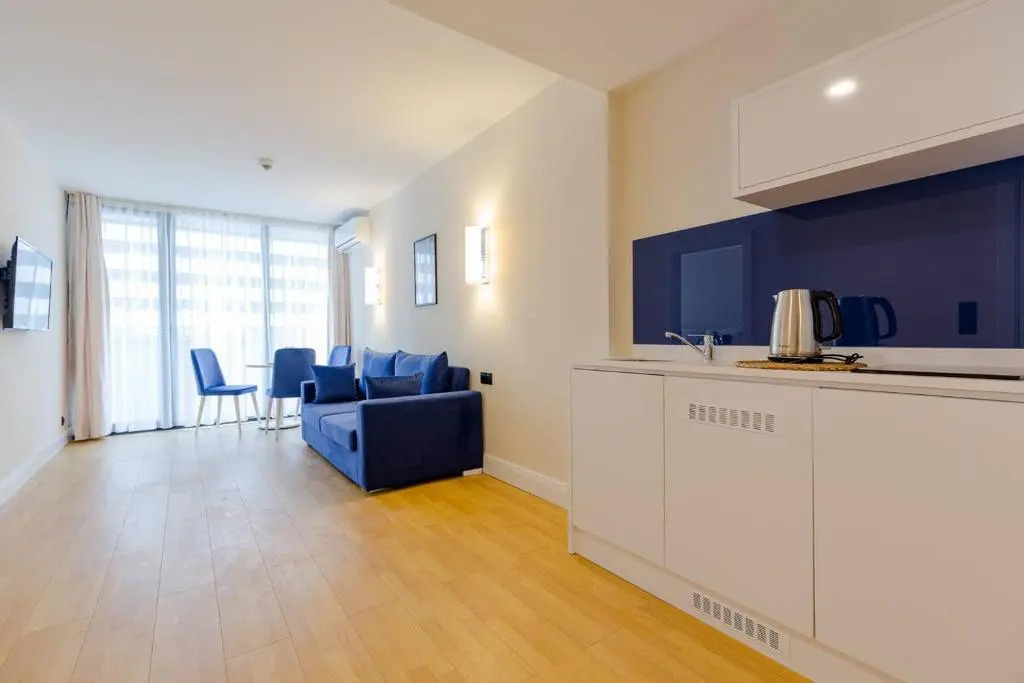 1BR Apt with Sea View and balcony