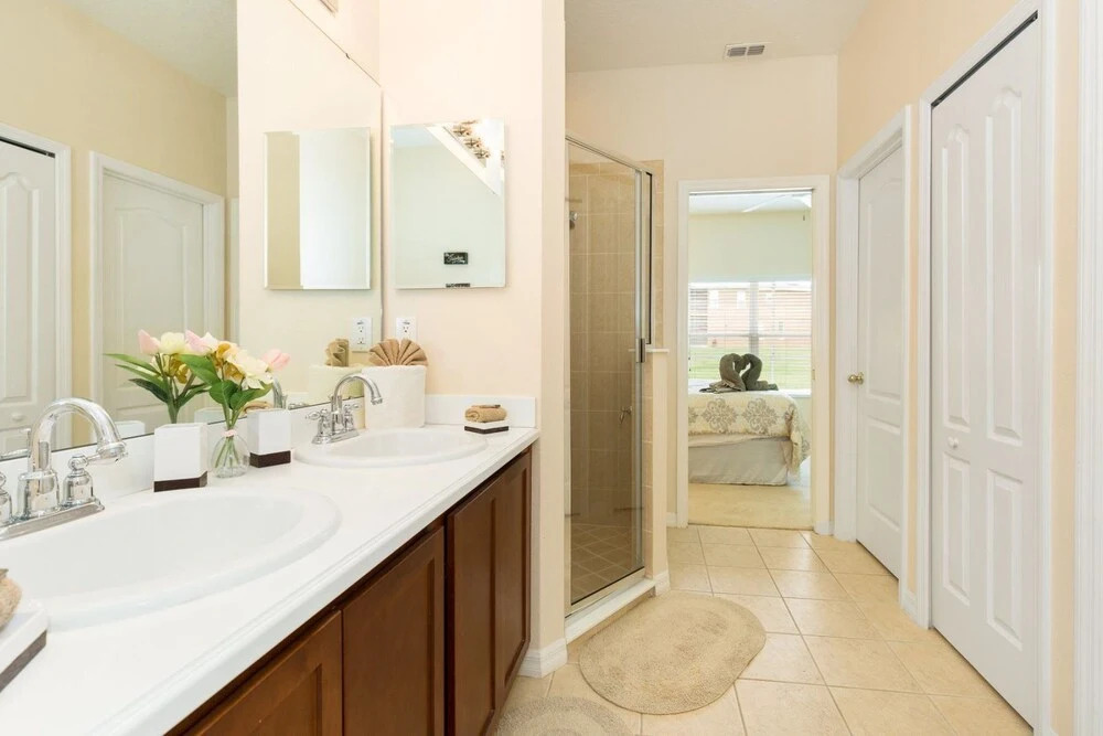 Beautifully Furnished Executive Home on Gated Community Near Disney and Champions Gate - 388
