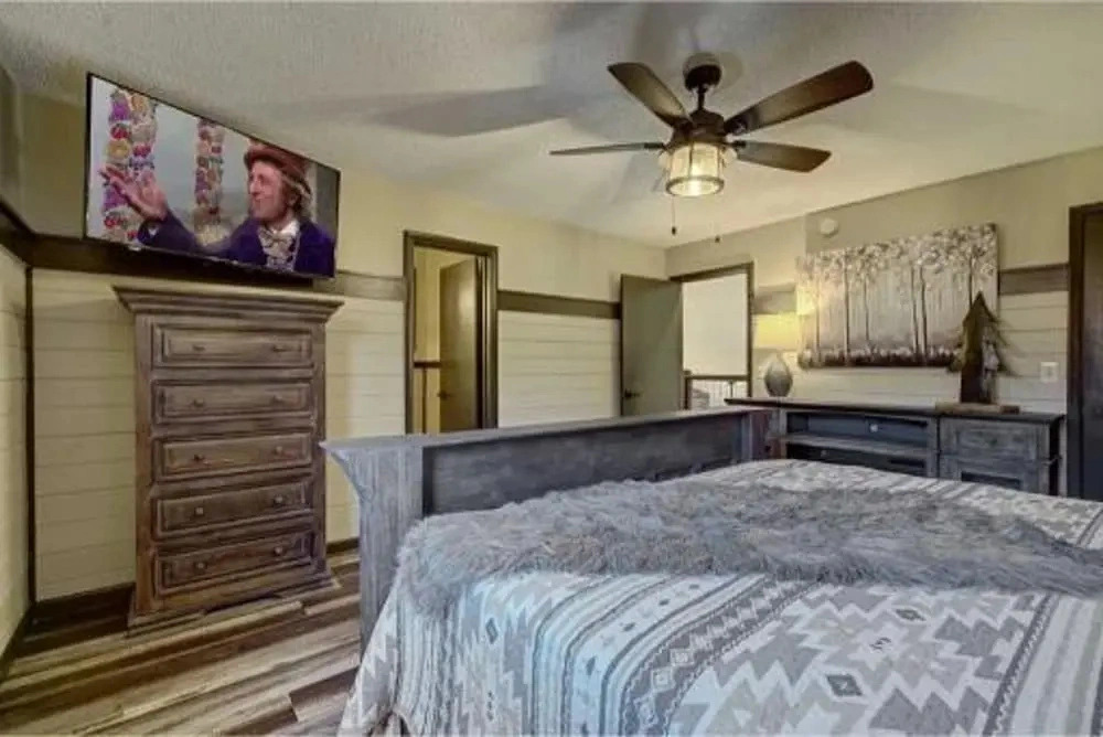 Emmas Rare Find by Beyond Expectations Cabin With Hot Tub