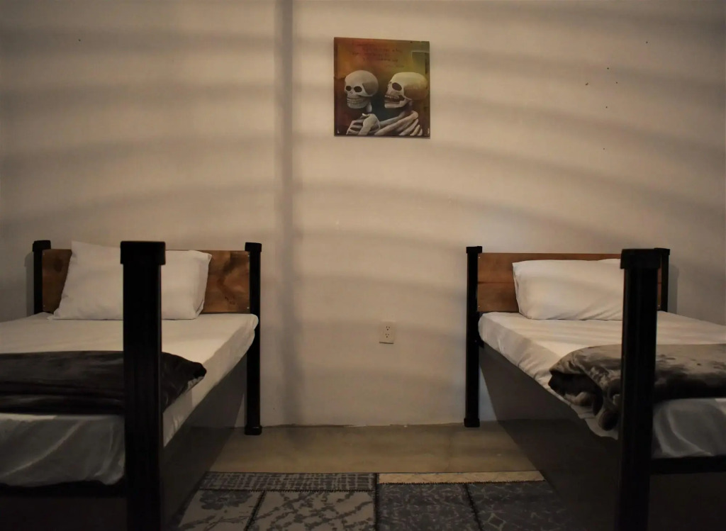 400 Rabbits Hostel