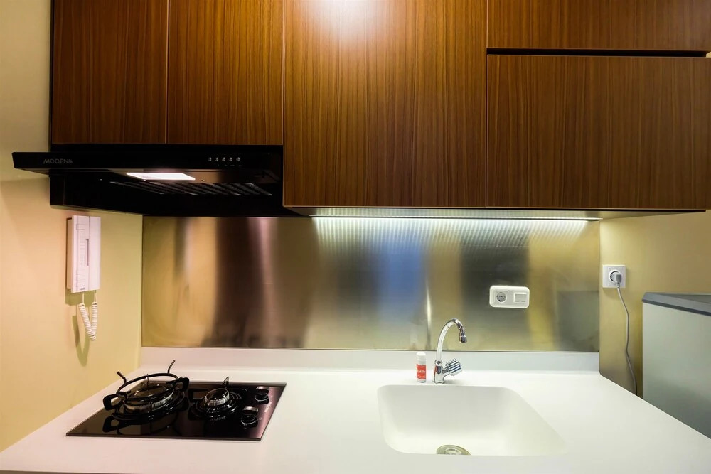 Warm Cozy Studio Room at Signature Park Grande Apartment By Travelio