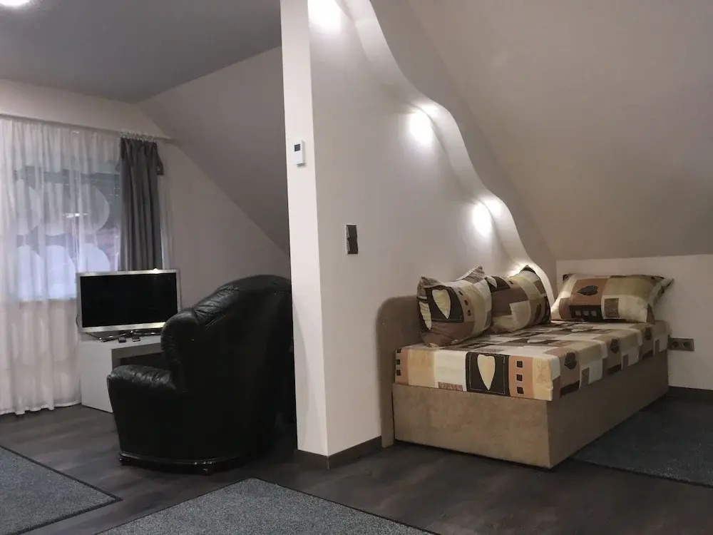 Modern House Gehrden auf 2 Etagen, Nice Garten, Barbecue, Contactless Check-in, free parking