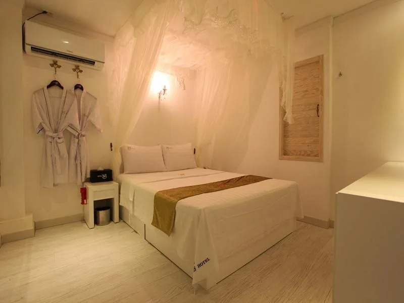 Yes Hotel
