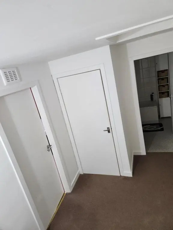 3 BEDROOM SERVICED APPARTMENT CENTRAL LOCATION SEA SIDE TOWn