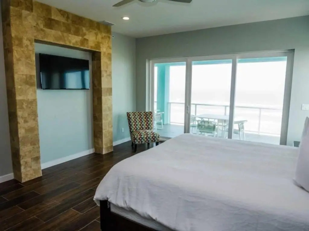 5 BEDROOM BEACHFRONT CONDO - 3rd Floor