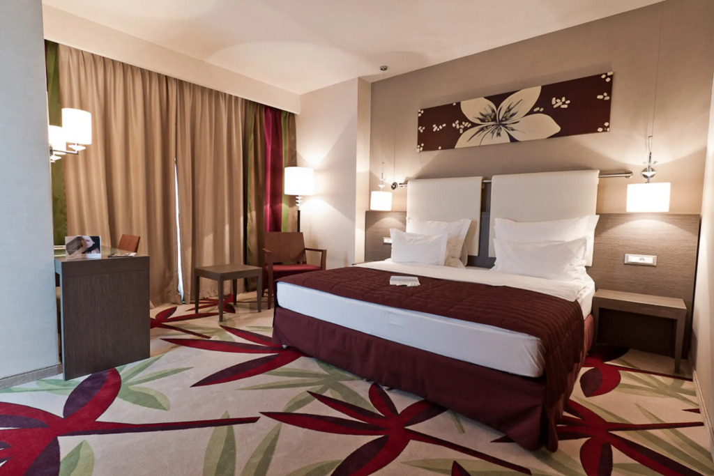 Golden Tulip Ana Dome Hotel