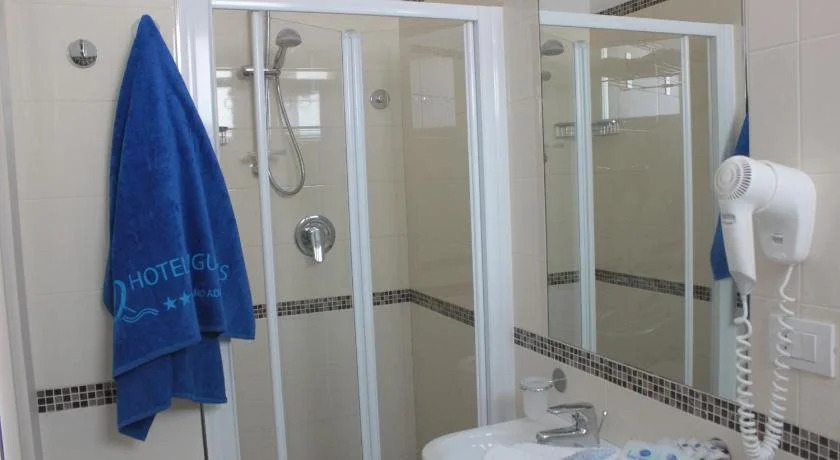 Hotel Augustus- Davanti a noi cè solo il mare