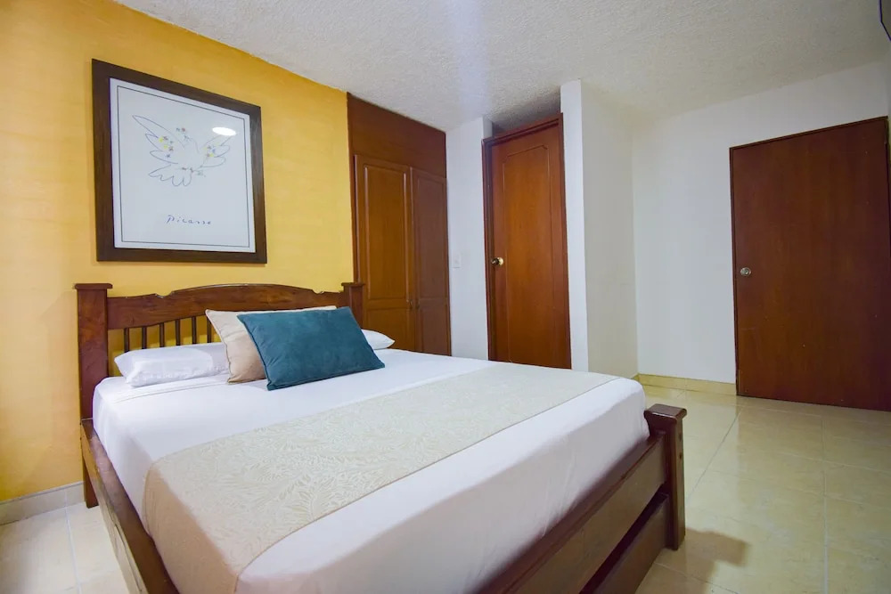 Hotel Toledo Plaza