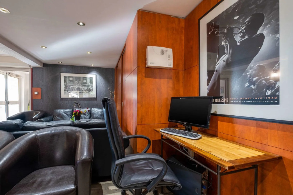 Sky Hotel Goussainville Charles de Gaulle